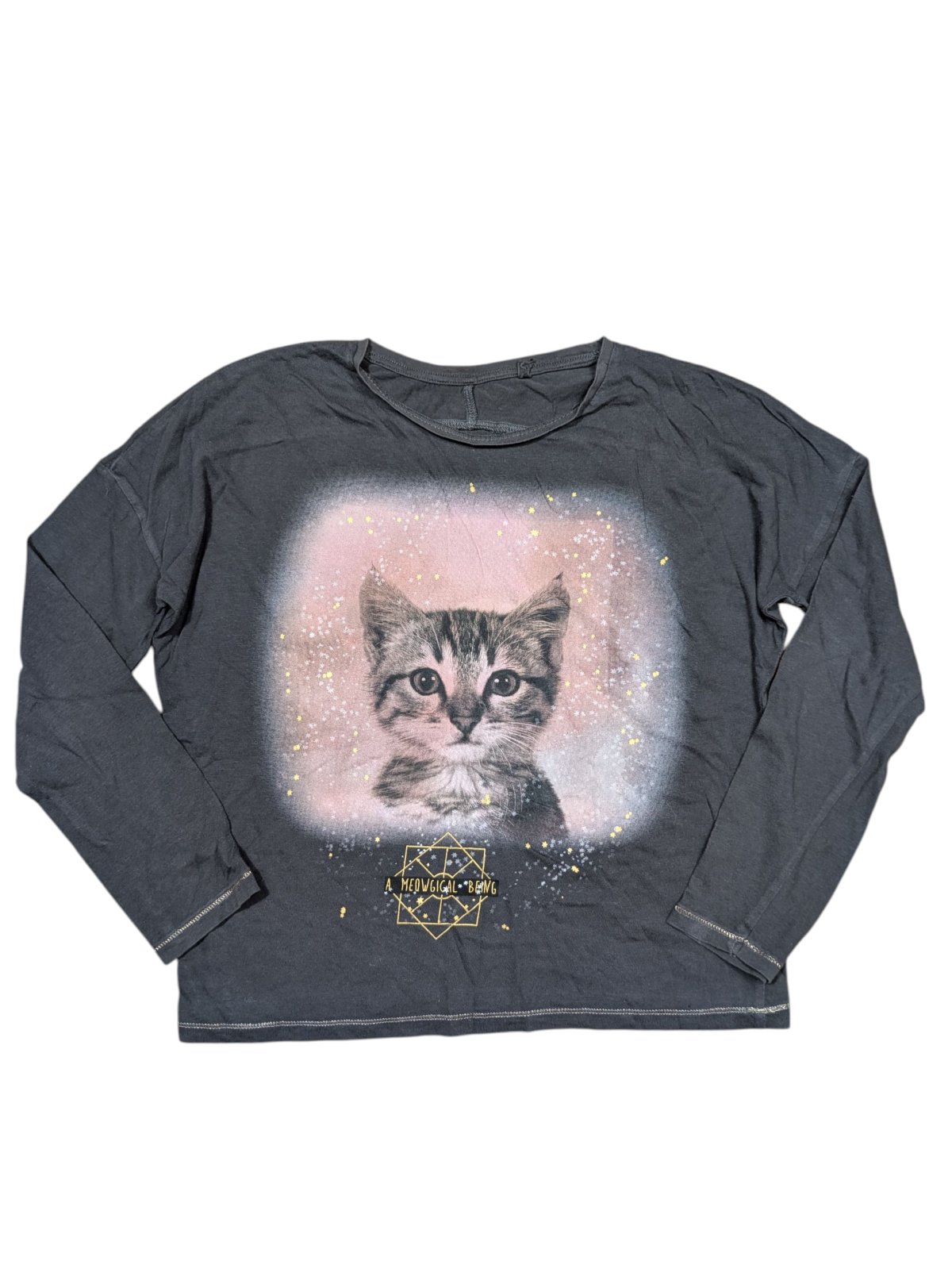 Tmavě šedé triko s kočičkou pro holky secondhand C&A